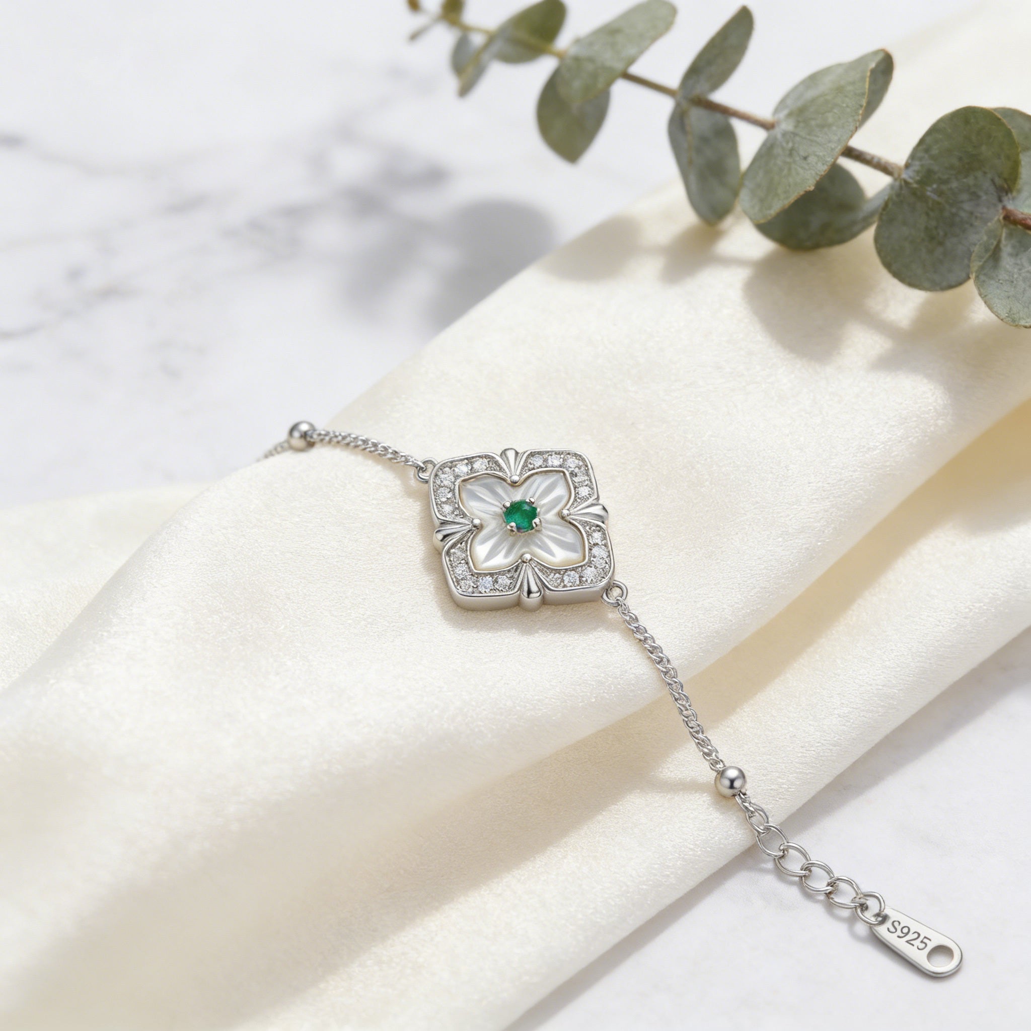 925 Sterling Silver Bracelet with Mother of Pearl and Green Gemstone